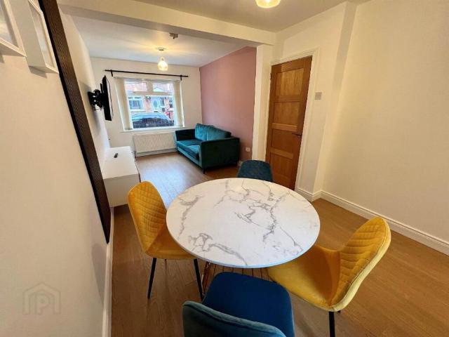 Townhouse for rent in Willowfield, Belfast