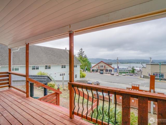 House for sale in Cathlamet, Washington