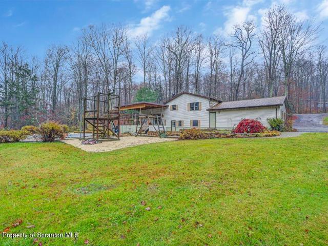 House for sale in Newfoundland, Pennsylvania