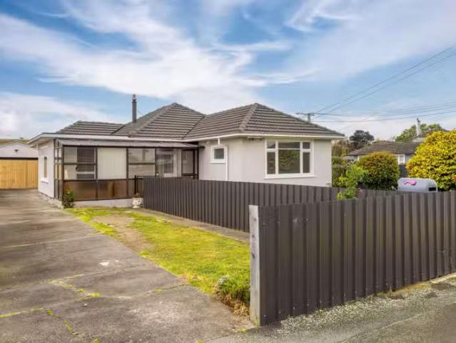 House for rent in Chaslands, Canterbury