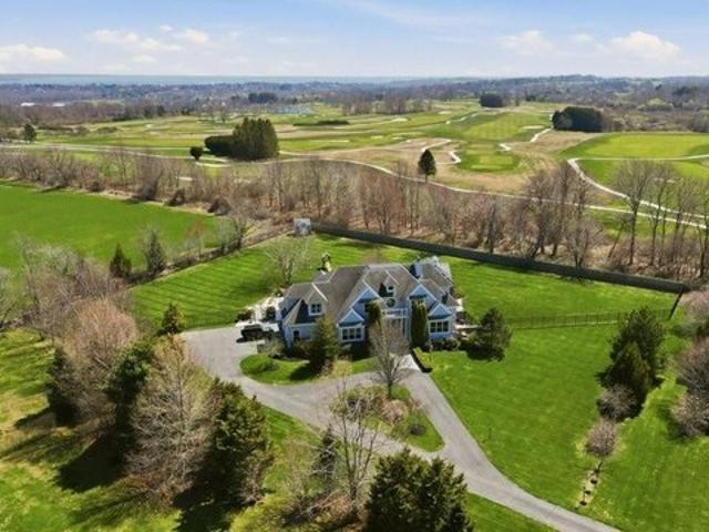 House for sale in Portsmouth, Rhode Island