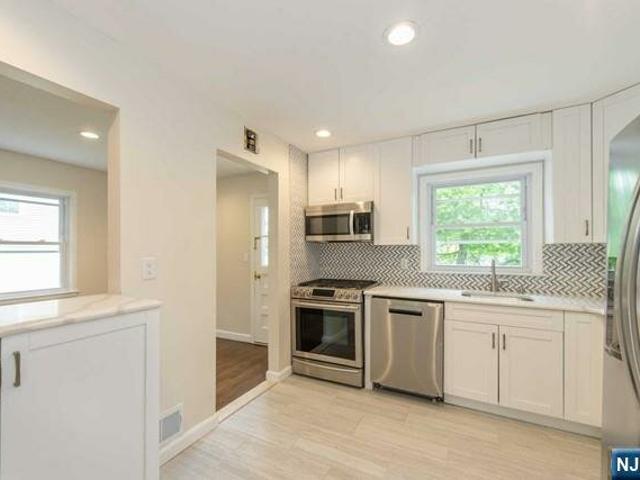House for rent in Paramus