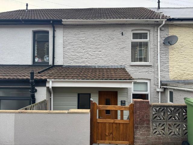 Apartment for rent in Pont-y-waun, Crosskeys
