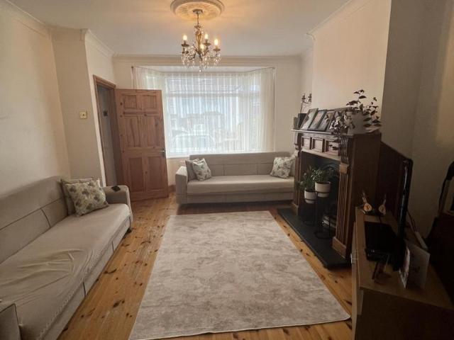 House for rent in Enfield Highway, Greater London
