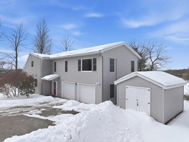 House for sale in Hinesburg, Vermont
