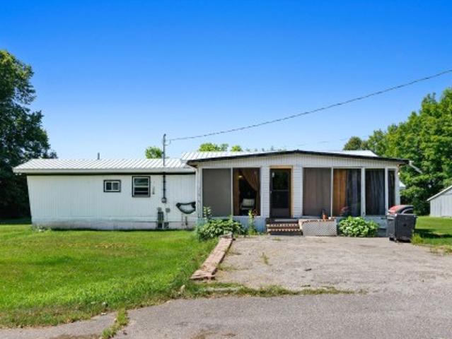 House for sale in Norway Bay, Quebec