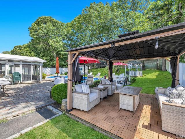 House for sale in Bohemia, New York