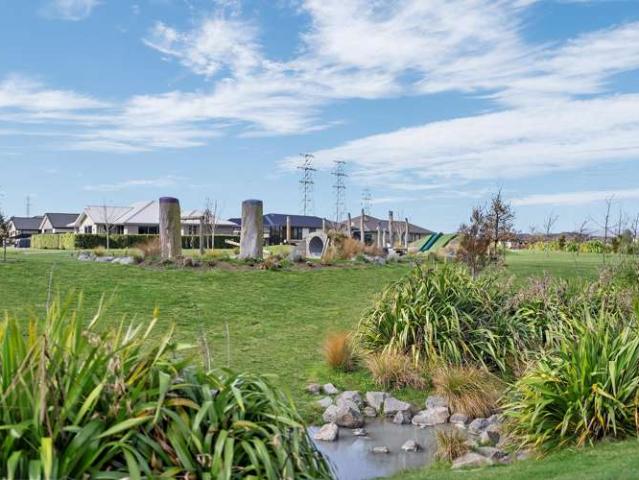 House for sale in Chaslands, Canterbury