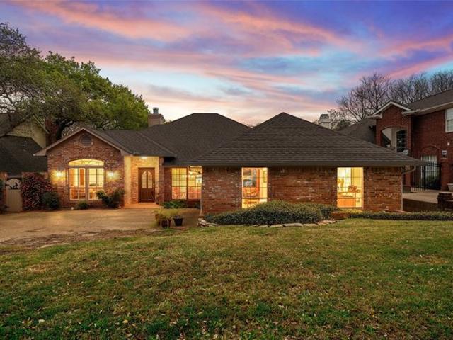 House for sale in Woodway, Texas
