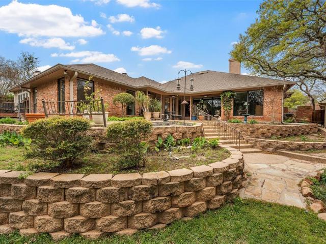 House for sale in Woodway, Texas