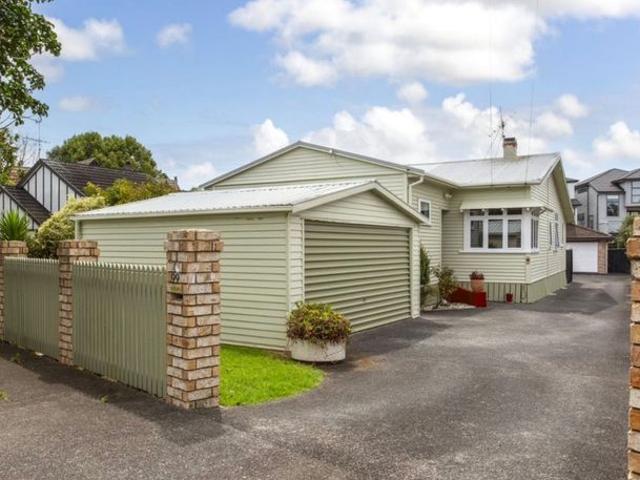 House for rent in Three Kings, Oroua County