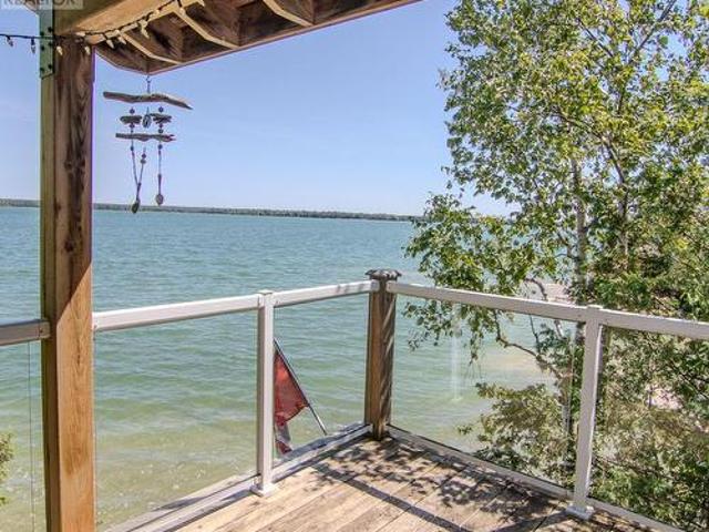 House for sale in Ontario