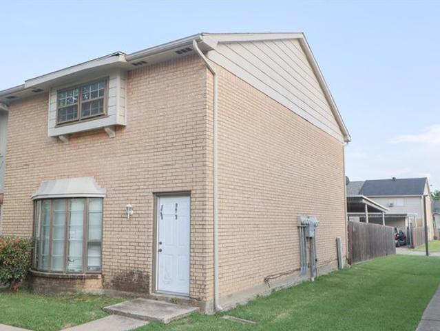 Townhouse for sale in Grand Prairie, Texas