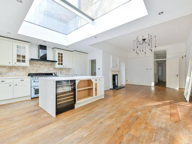 House for rent in London Borough of Richmond upon Thames, Greater London