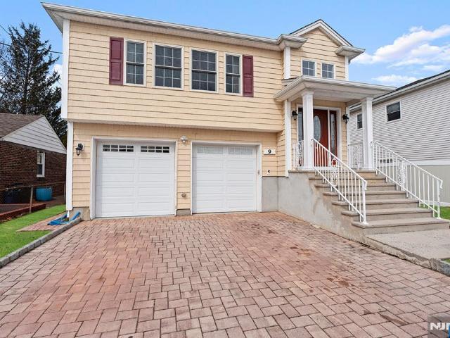 House for sale in Elmwood Park, New Jersey