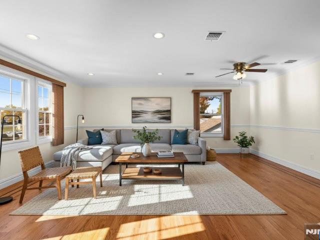 House for sale in Elmwood Park, New Jersey