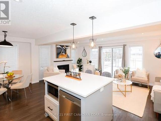 Townhouse for sale in Arva, Ontario