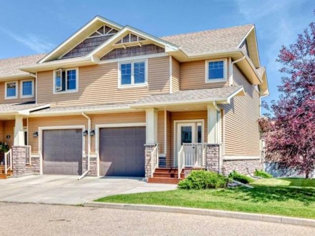 Townhouse for sale in Sylvan Lake, Alberta