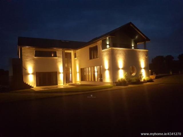 Terraced House to rent in Loch Garman, North Tipperary