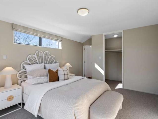 House for sale in Chaslands, Canterbury
