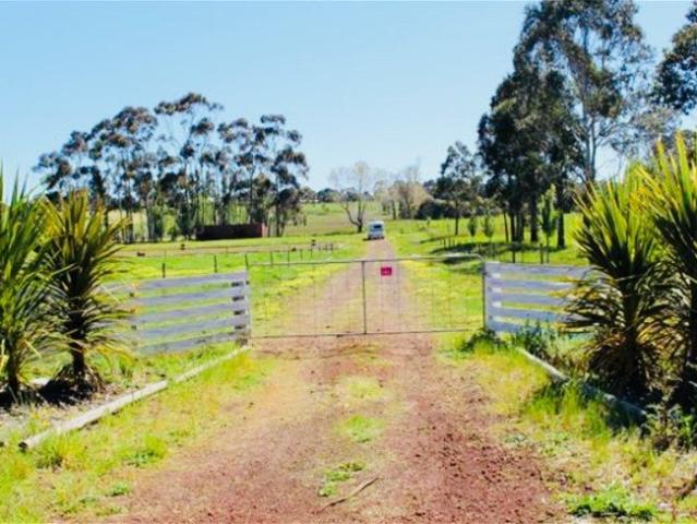 Cottage for rent in Hamilton, Victoria