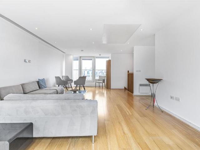 House for rent in South Lambeth, Greater London