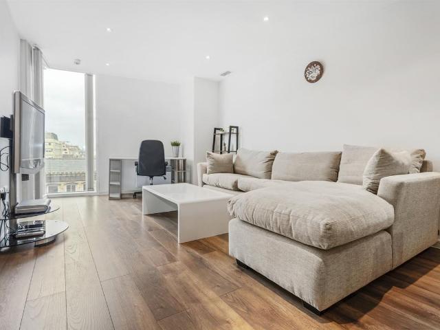 Apartment for rent in South Lambeth, Greater London