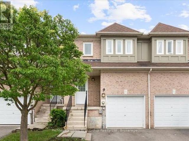 Townhouse for sale in Durham, Ontario