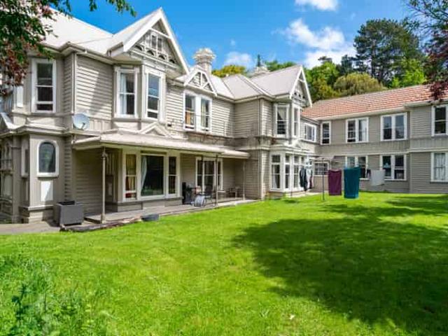 Property for rent in Otakou