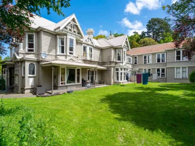 Property for rent in Otakou
