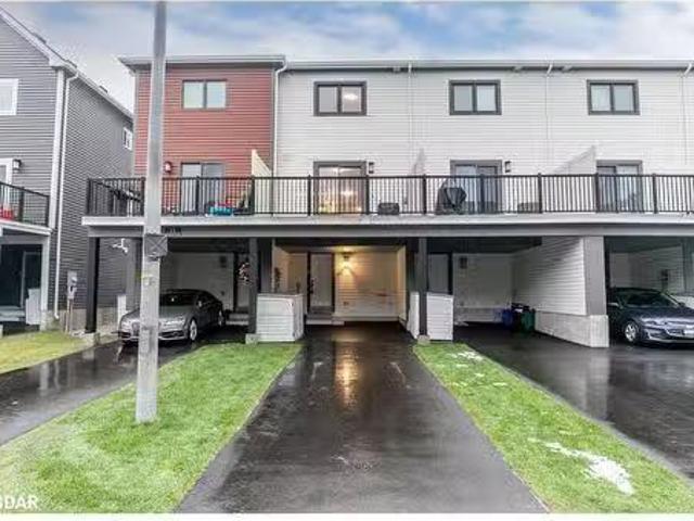 House for rent in Barrie