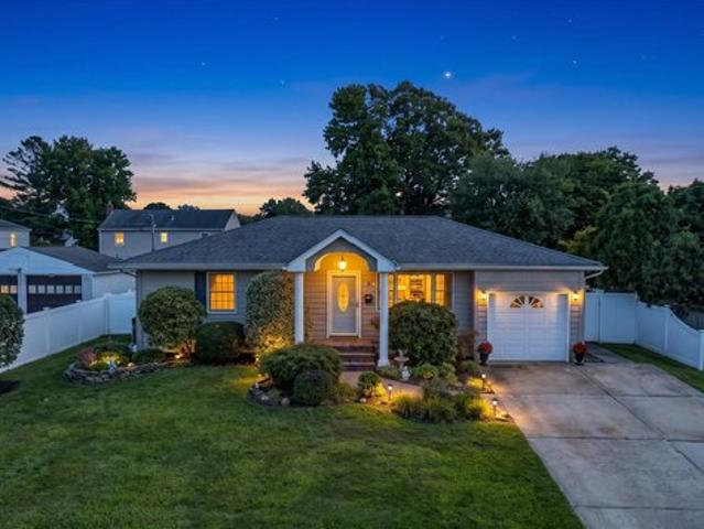 House for sale in Bohemia, New York