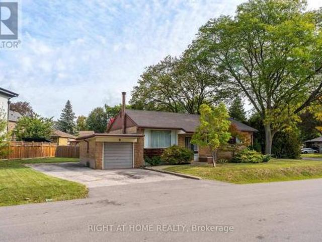 House for sale in Etobicoke Centre, Toronto