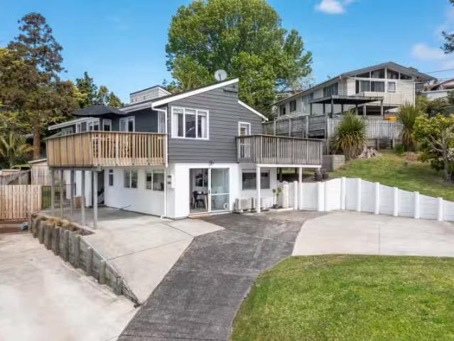 House for sale in Wairau Valley