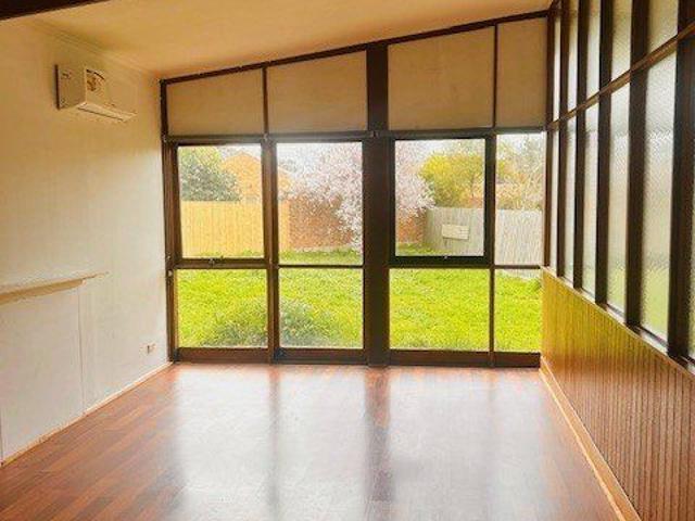 House for rent in Greythorn, Melbourne