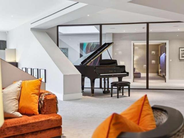 Flat for sale in Isle Of Dogs, Greater London