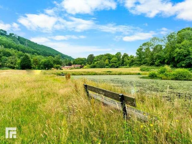 House for sale in Treharris