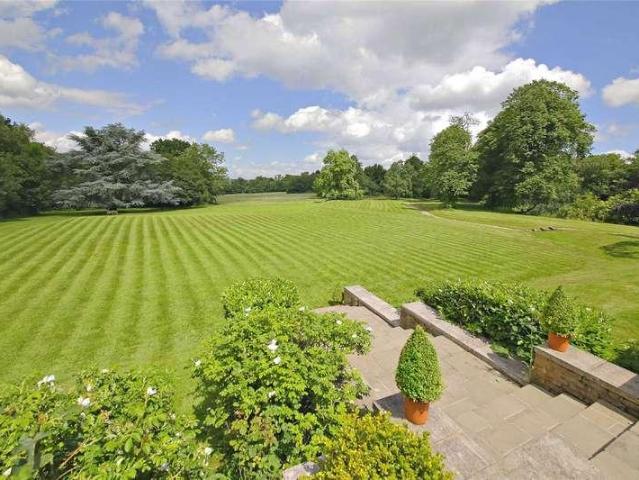 House for sale in High Barnet, Greater London
