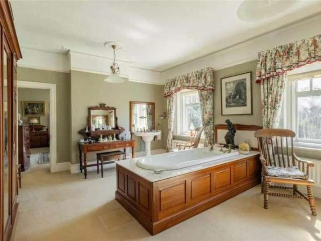 House for sale in Elstree and Borehamwood, Elstree