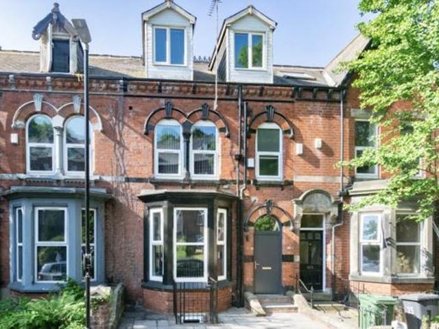 House for sale in Hyde Park, West Yorkshire