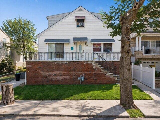 House for sale in Hudson, New Jersey