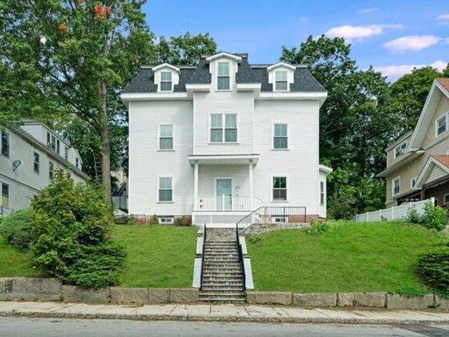 House for sale in Cary Square, Chelsea