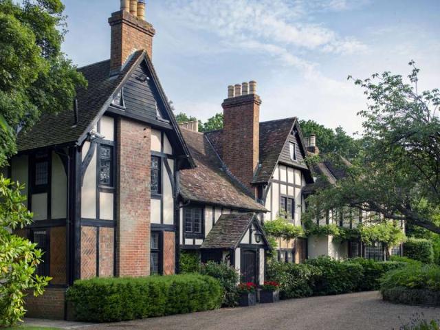 Flat for sale in Herne Hill, Greater London