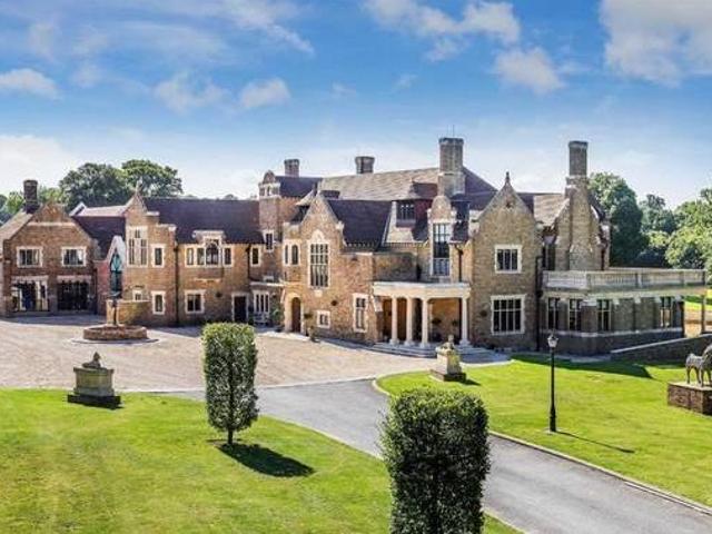 House for rent in Surrey