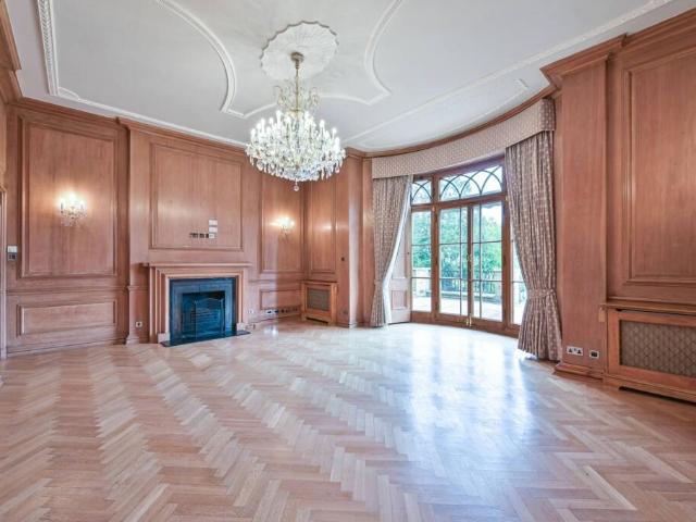 Farm for rent in Hadley Wood, Barnet