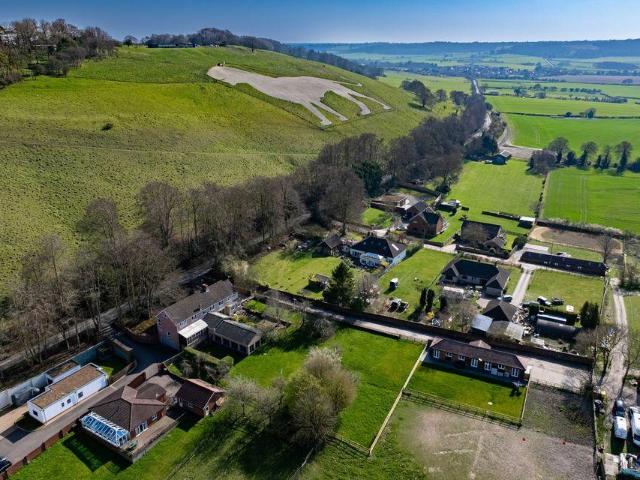 House for sale in Edlesborough, Buckinghamshire