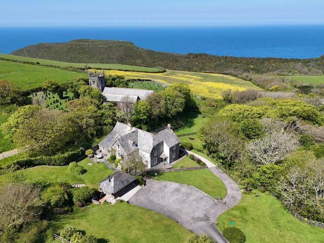 House for sale in St Gennys, Cornwall