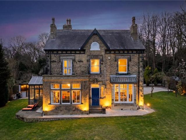 House for sale in Roundhay, West Yorkshire