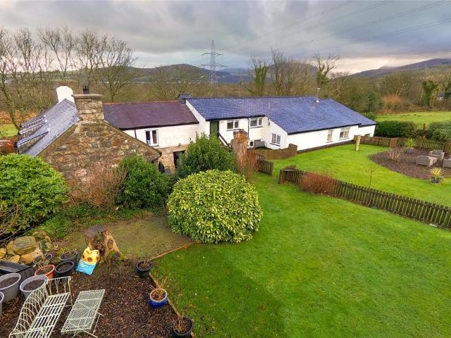 House for sale in Llanllyfni