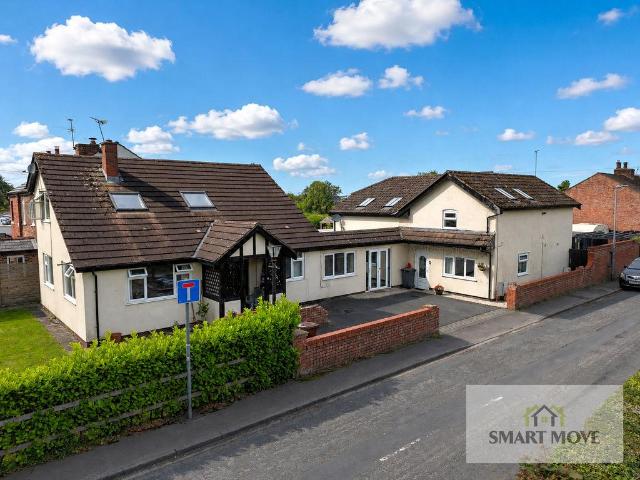 House for sale in Roby Mill, Lancashire